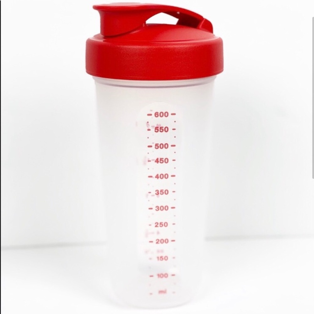Tupperware Quick Shake Container. - Picture 2 of 3